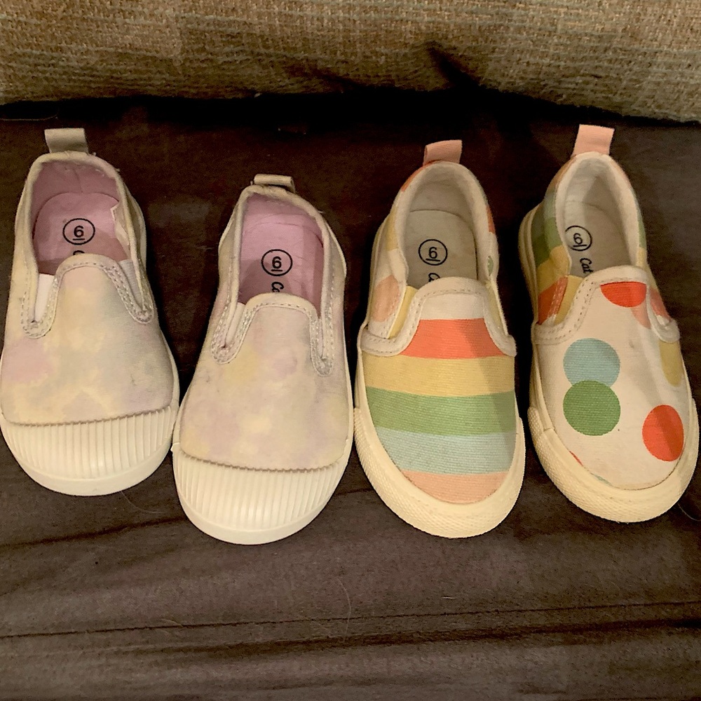 2 for 1 Toddler Size 6 Shoes
